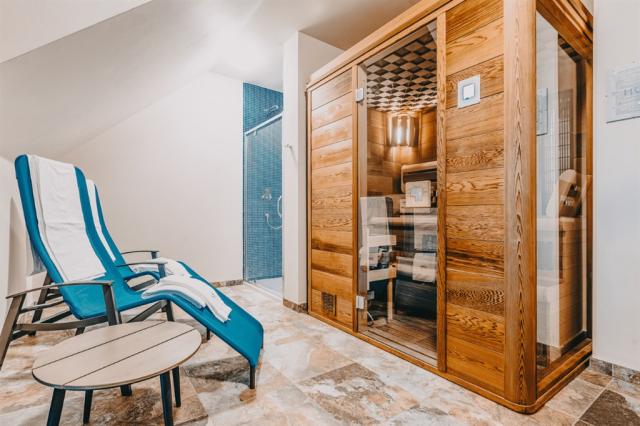 hotel-resort-relax-lipno-privatni-wellness-Admiral-2-1.png