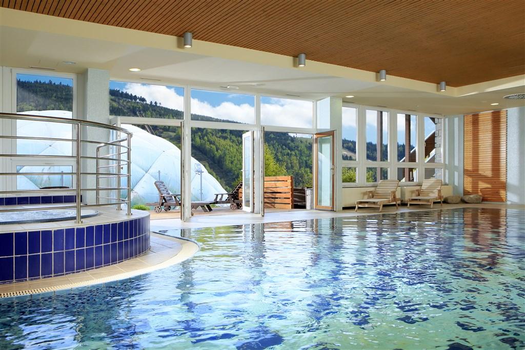 orea-resort-sklar-harrachov-bazen-2.jpg