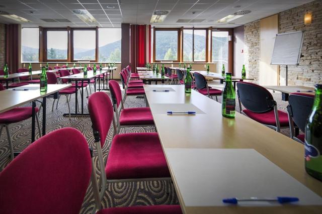 hotel-sklar-harrachov-konferencni-sal-2.jpg