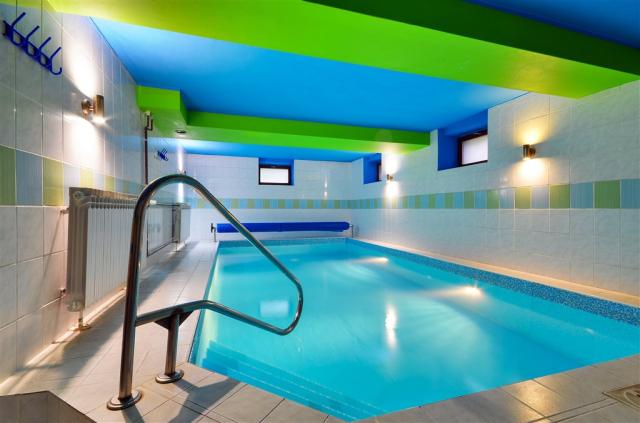 hotel-stara-posta-bela-pod-pradedem-bazen.jpg