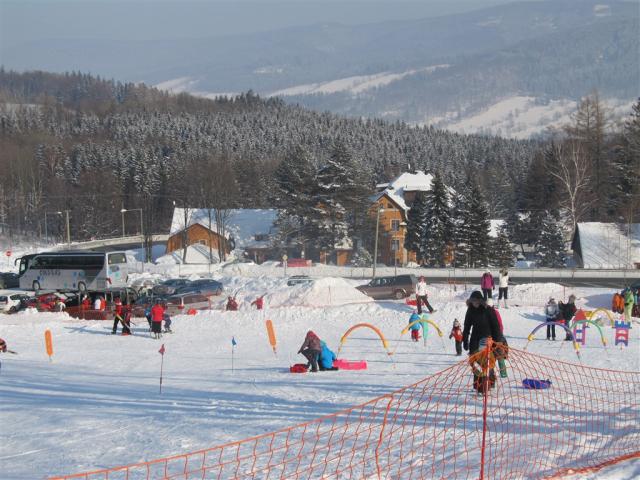 hotel-stara-posta-bela-pod-pradedem-sjezdovka-v-zime.jpg
