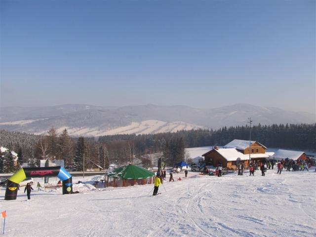 hotel-stara-posta-bela-pod-pradedem-zima-sjezdovka.jpg
