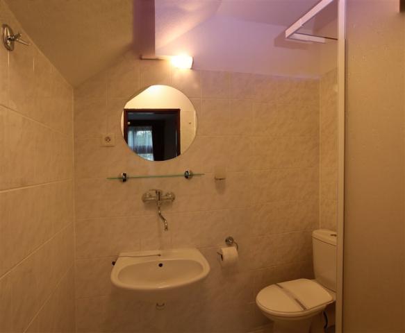 hotel-stara-posta-bela-pod-pradedem-koupelna-standard.jpg