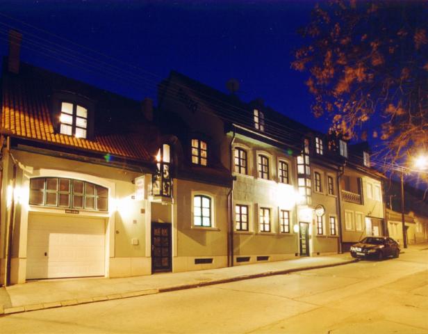 penzion-bacchus-madarsko-eger-pohled-na-penzion1.jpg