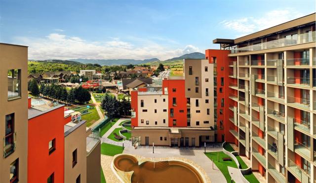 -slovensko-besenova-hotel-akvamarin-pohled-na-hotel (2).jpg