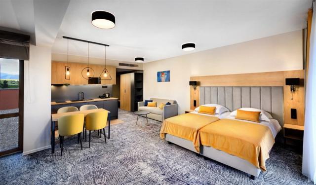 -slovensko-besenova-hotel-akvamarin-studio-2.png