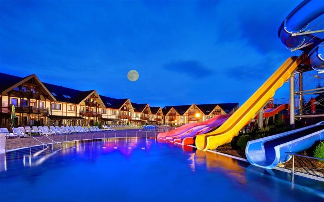 hotel-besenova-slovensko-besenova-pohled-na.hotel-v-noci.jpg