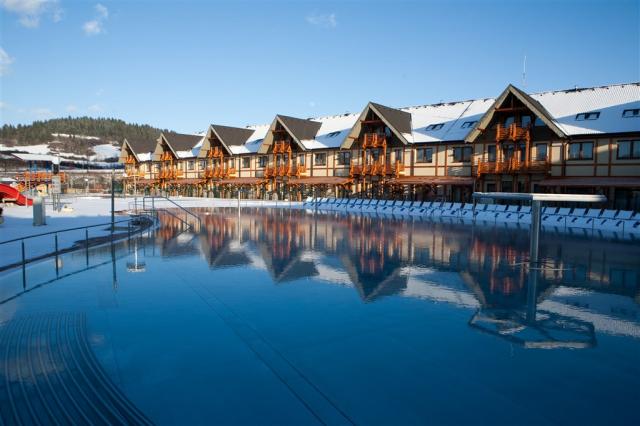 hotel-besenova-slovensko-besenova-pohled-na-hotel-v-zime.jpg