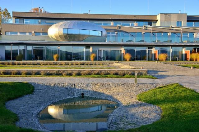 hotel-antonie-cesko-frydlant-pohled-na-hotel.jpg