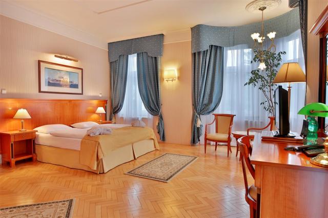 Spa-Hotel-Belvedere-Marianske-Lazne-Cesko-pokoj-dvouluzkovy-del