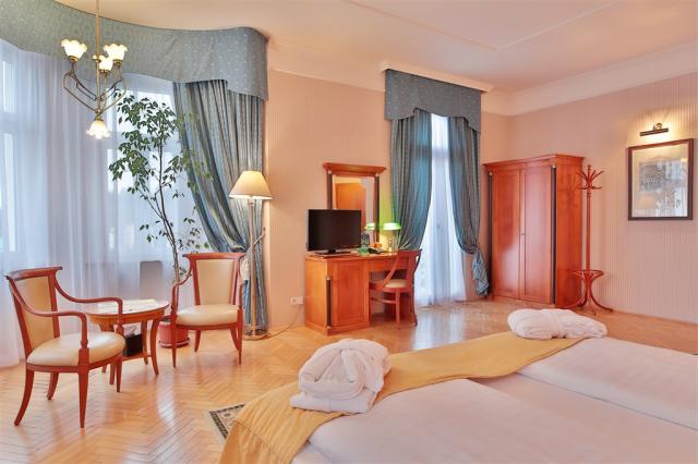 Spa-Hotel-Belvedere-Marianske-Lazne-Cesko-pokoj-dvouluzkovy-del