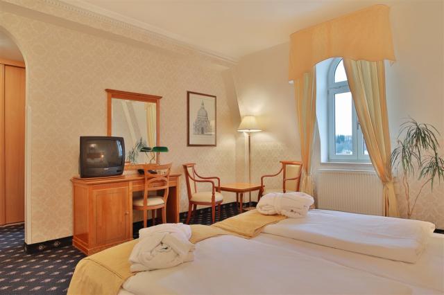 Spa-Hotel-Belvedere-Marianske-Lazne-Cesko-pokoj-dvouluzkovy (4)