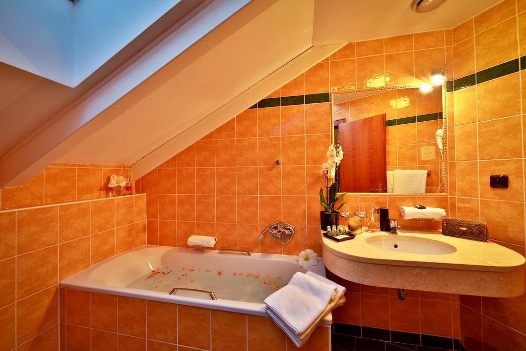hotel-carlton-praha-cesko-praha-vana.jpg