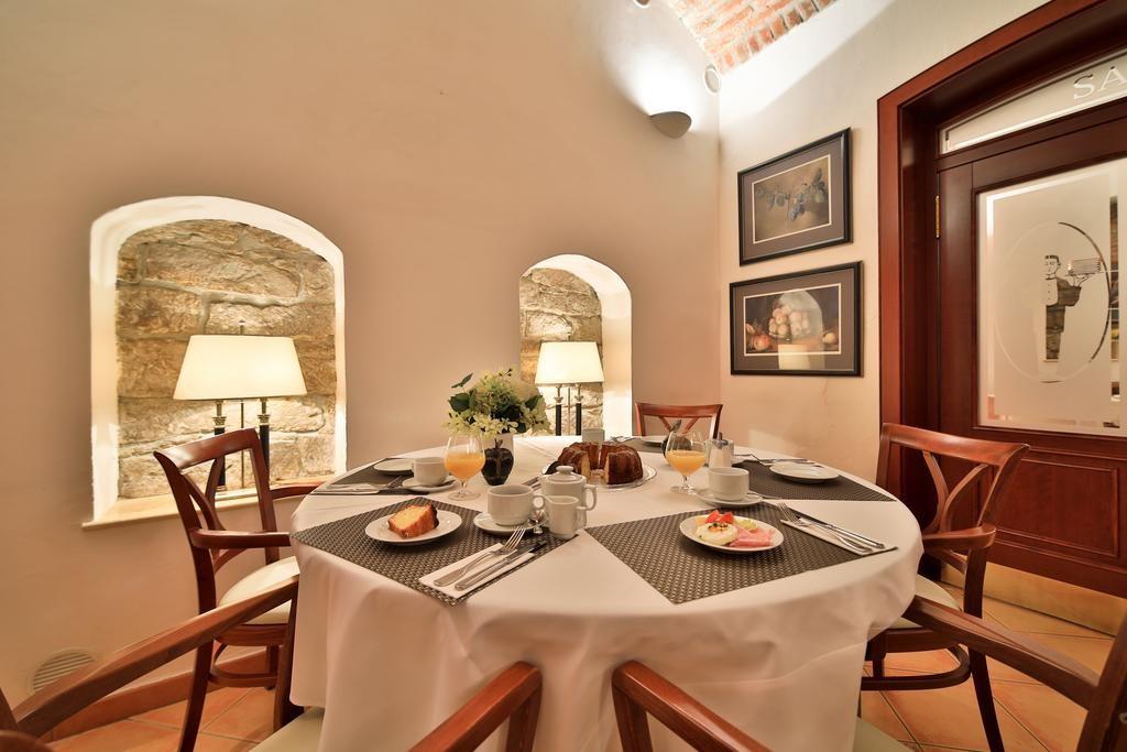 hotel-carlton-praha-cesko-praha-salonek.jpg