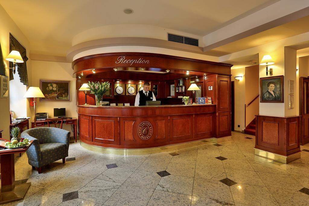 hotel-carlton-praha-cesko-praha-recepce.jpg