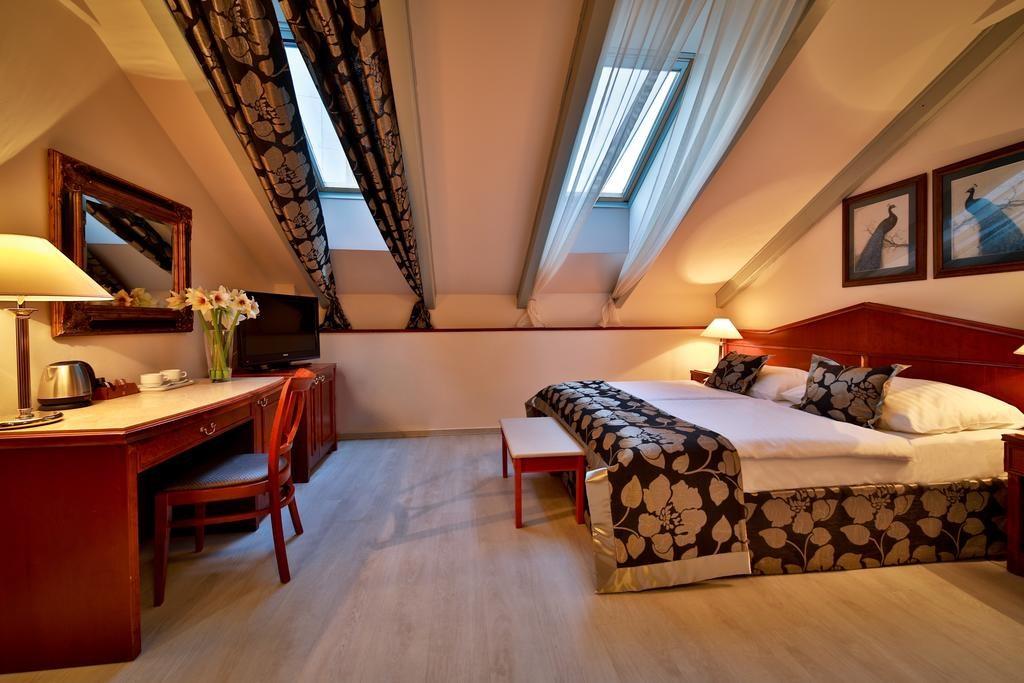 hotel-carlton-praha-cesko-praha-dvouluzkovy.jpg