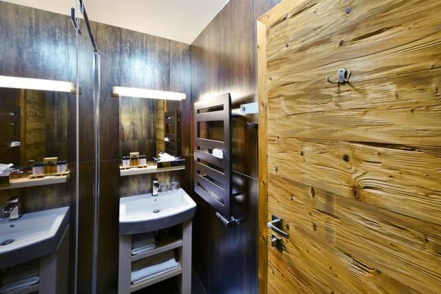 hotel-kukucka-slovensko-tatranska-lomnica-pokoj-lux-kupelna.jpg