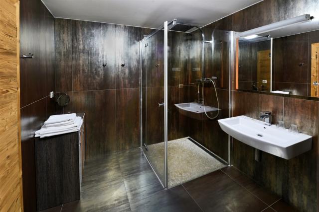 hotel-kukucka-slovensko-tatranska-lomnica-apartmán-koupelna.jpg