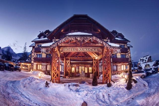 hotel-kukucka-slovensko-tatranska-lomnica-pohled-na-hotel-v-zim
