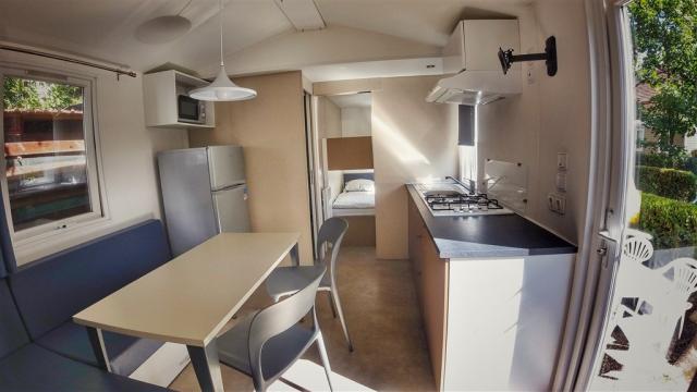 camping-sokol-ceska-republika-praha-mobilni-dum-florida-kuchynk