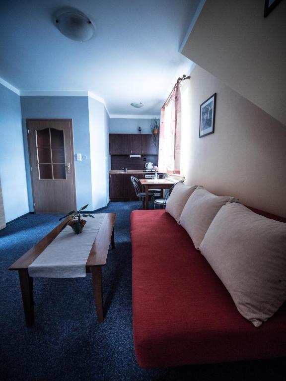 hotel-holzbecher-ceska-republika-ceska-skalice-suite-kuchynka.j