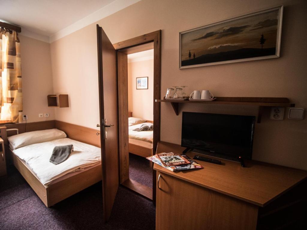 hotel-holzbecher-ceska-republika-ceska-skalice-ctyrluzkovy-poko