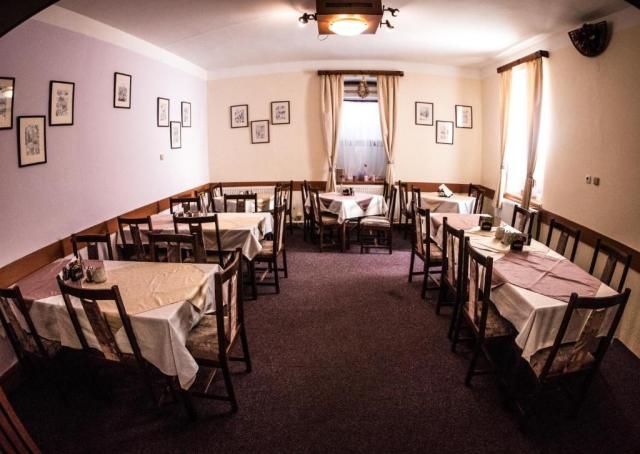hotel-holzbecher-ceska-republika-ceska-skalice-restaurace2.jpg