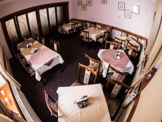hotel-holzbecher-ceska-republika-ceska-skalice-restaurace (2)1.