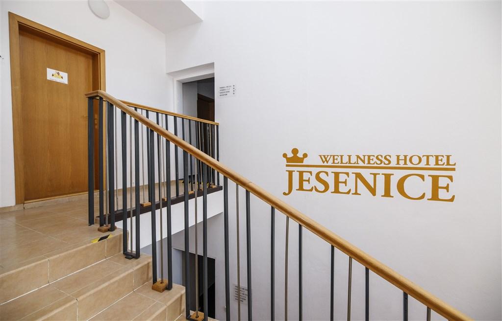hotel-jesenice-ceska-republika-jesenice-chodba.jpg