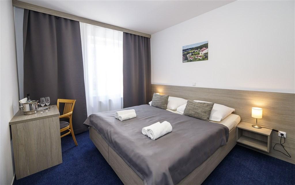 hotel-jesenice-ceska-republika-jesenice-dvouluzkovy-pokoj.jpg