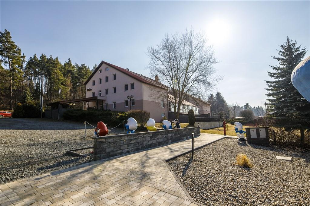 hotel-jesenice-ceska-republika-jesenice-ubytovani-smouli-houbic