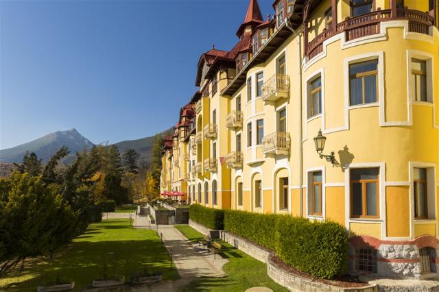 grandhotel-praha-slovensko-tatranska-lomnica-park.jpg