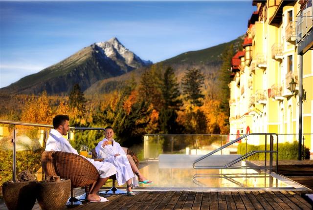 grandhotel-praha-slovensko-tatranska-lomnica-pohled-na-saunovy-