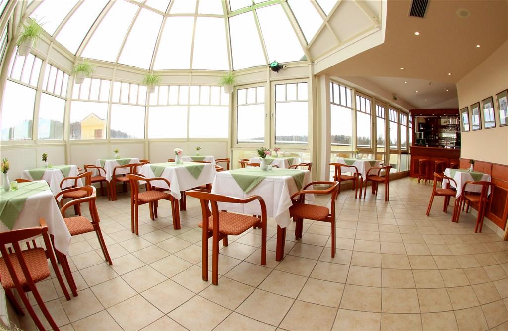 hotel-flora-cesko-marianske-lazne-kavarna-cafe.jpg
