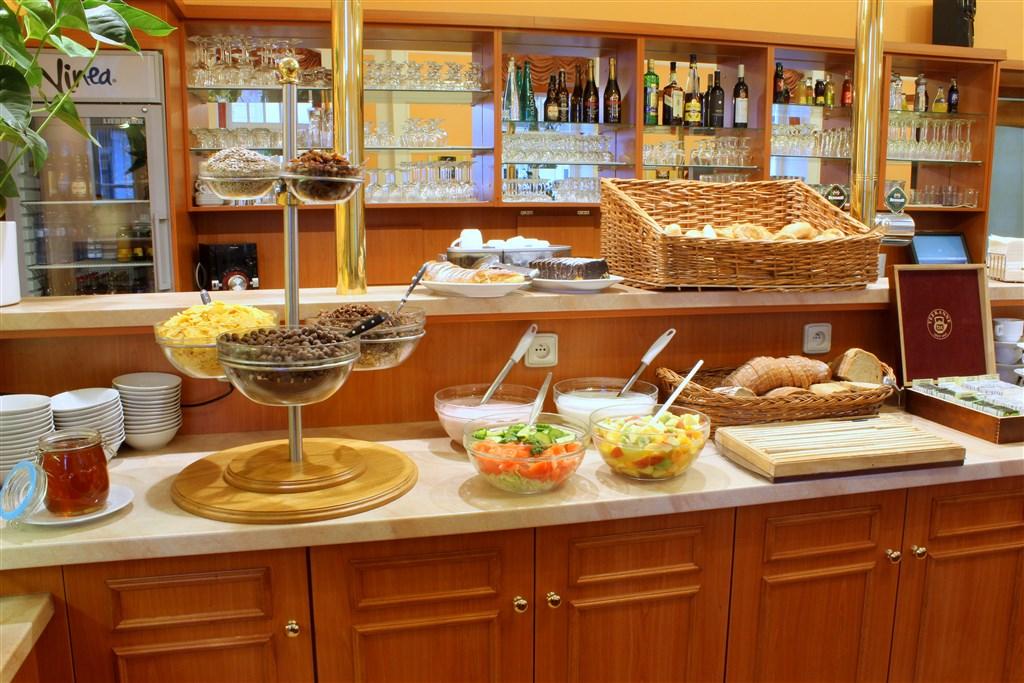 hotel-flora-cesko-marianske-lazne-snidane.jpg