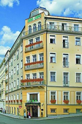 hotel-flora-cesko-marianske-lazne-celkovy-pohled-na-hotel.jpg