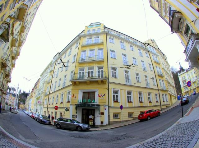 hotel-flora-cesko-marianske-lazne-celkovy-pohled-na-hotel-2.jpg