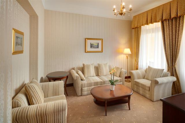 hotel-nove-lazne-ceska-republika-marianske-lazne-pokoj-suite.jp