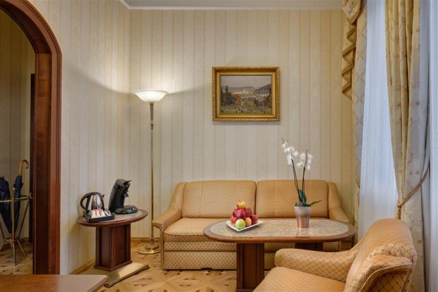 hotel-nove-lazne-ceska-republika-marianske-lazne-pokoj-suite-ex