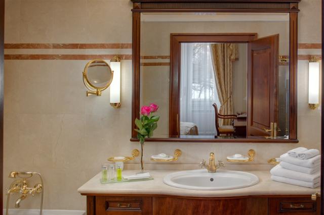 hotel-nove-lazne-ceska-republika-marianske-lazne-pokoj-suite-ex