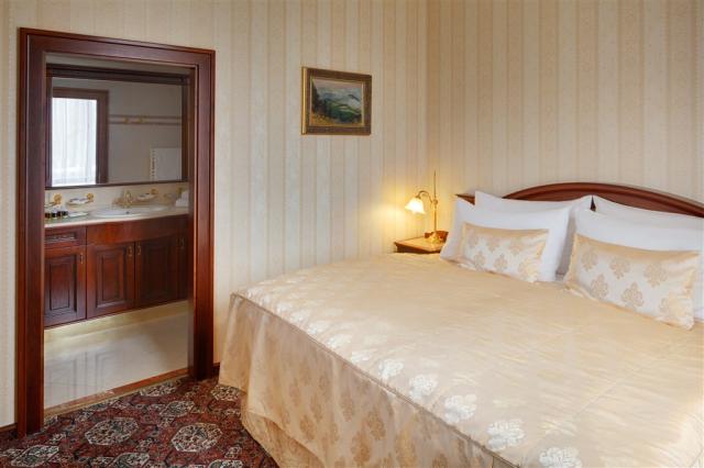 hotel-nove-lazne-ceska-republika-marianske-lazne-pokoj-suite-im