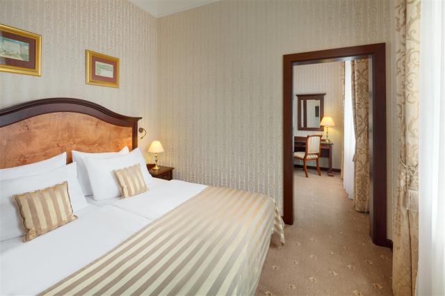 hotel-nove-lazne-ceska-republika-marianske-lazne-pokoj-junior-s