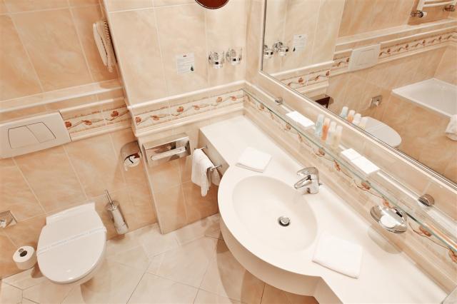 Spa-Hotel-Olympia-Karlovy-Vary-Cesko-pokoj-superior.jpg