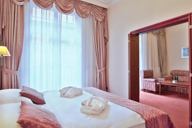 Spa-Hotel-Olympia-Karlovy-Vary-Cesko-apartman (2).jpg