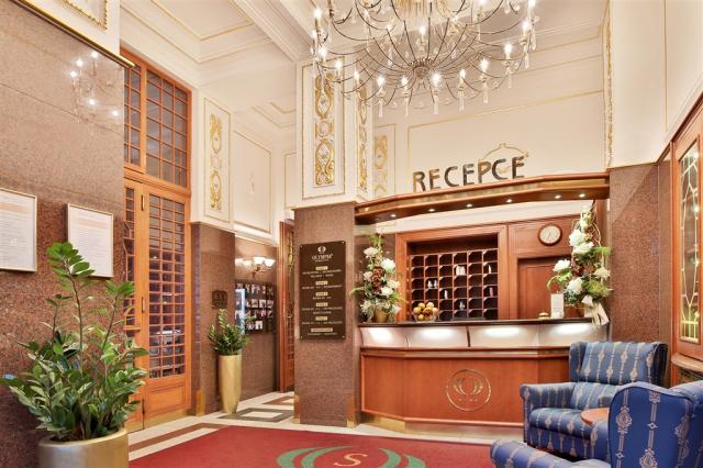 Spa-Hotel-Olympia-Karlovy-Vary-Cesko-recepce (2).jpg