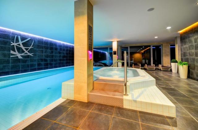 wellness_hotel_pohoda_luhacovice_bazen.jpg