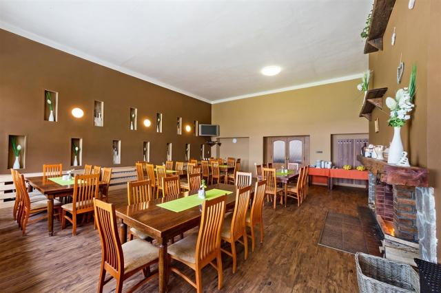 hotel-racek-cerna-v-posumavi-stravovani.jpg