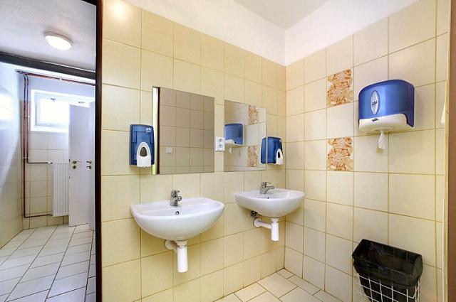 hotel-racek-cerna-v-posumavi-ubytovna-koupelna.jpg