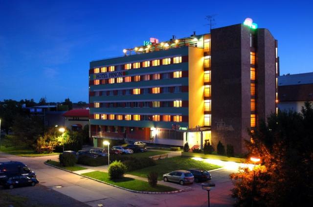 hotel-panon-hodonin-pohled-na-hotel.jpg