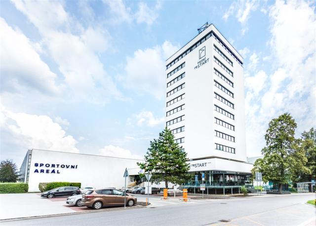 hotel-restart-cesko-jicin-celkovy-pohled-na-hotel.jpg